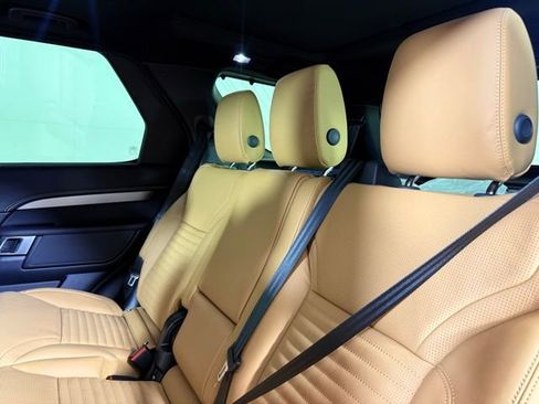 Certified 2025 Land Rover Discovery Dynamic SE image 26