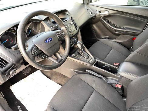Used 2017 Ford Focus SE image 9