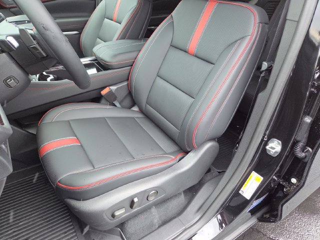 New 2027 Chevrolet Traverse RS w/ LPO, Floor Liner Package AWD/4WD image 25