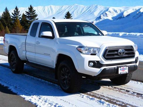 Used 2022 Toyota Tacoma SR5 image 8