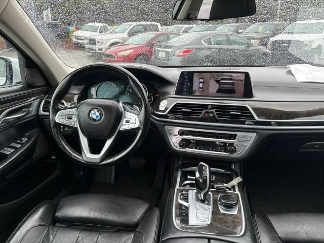 Used 2017 BMW 750i xDrive AWD/4WD image 21
