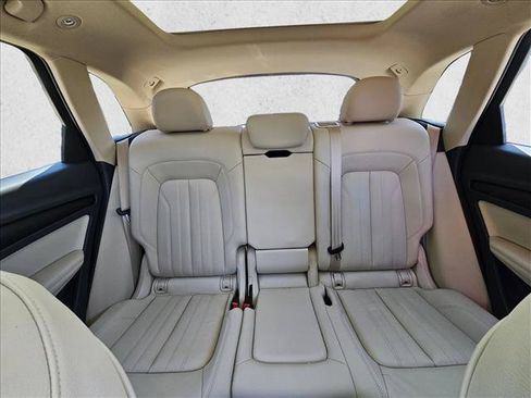 Used 2020 Audi Q5 e Premium Plus w/ Premium Plus Package AWD/4WD image 15