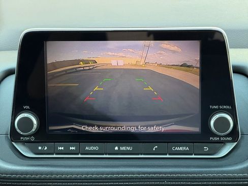 Used 2023 Nissan Rogue S FWD image 12