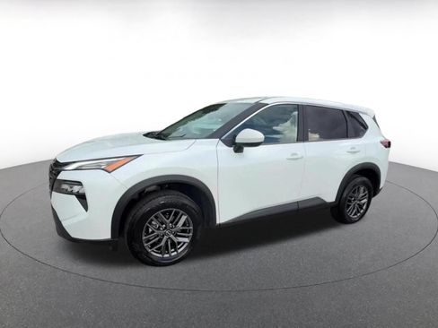 Used 2026 Nissan Rogue SV FWD image 8