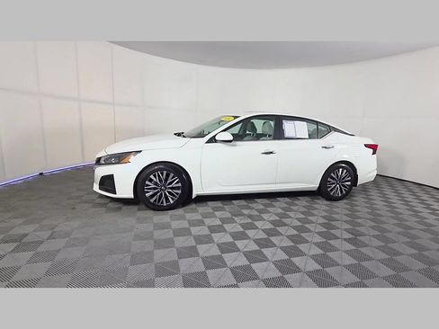 Used 2024 Nissan Altima 2.5 SV w/ SV Premium Package FWD image 49