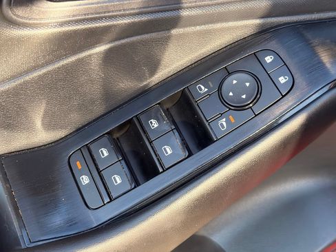 Used 2025 Nissan Rogue S FWD image 22