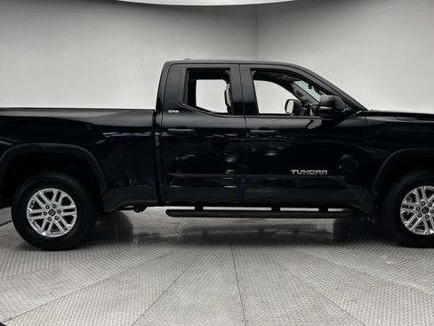 Used 2022 Toyota Tundra SR5 w/ SR5 Convenience Package AWD/4WD image 38