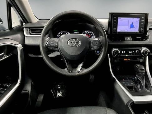 Used 2022 Toyota RAV4 XLE image 9