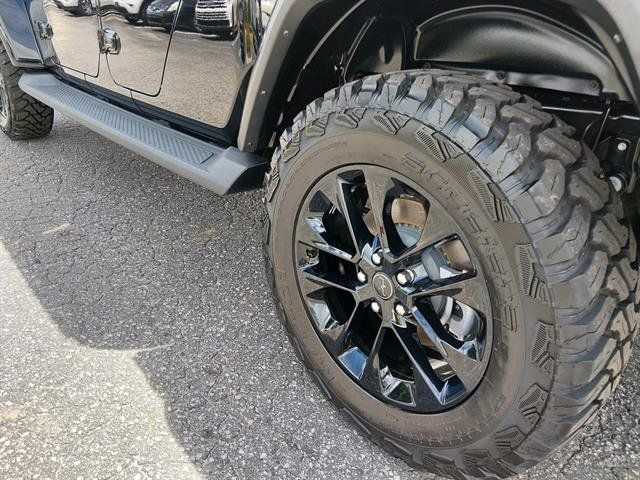 Certified 2025 Jeep Gladiator Sport AWD/4WD image 13