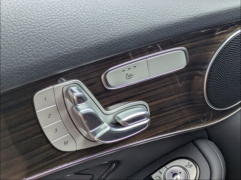 Used 2022 Mercedes-Benz GLC 300 w/ Premium Package Lite image 24