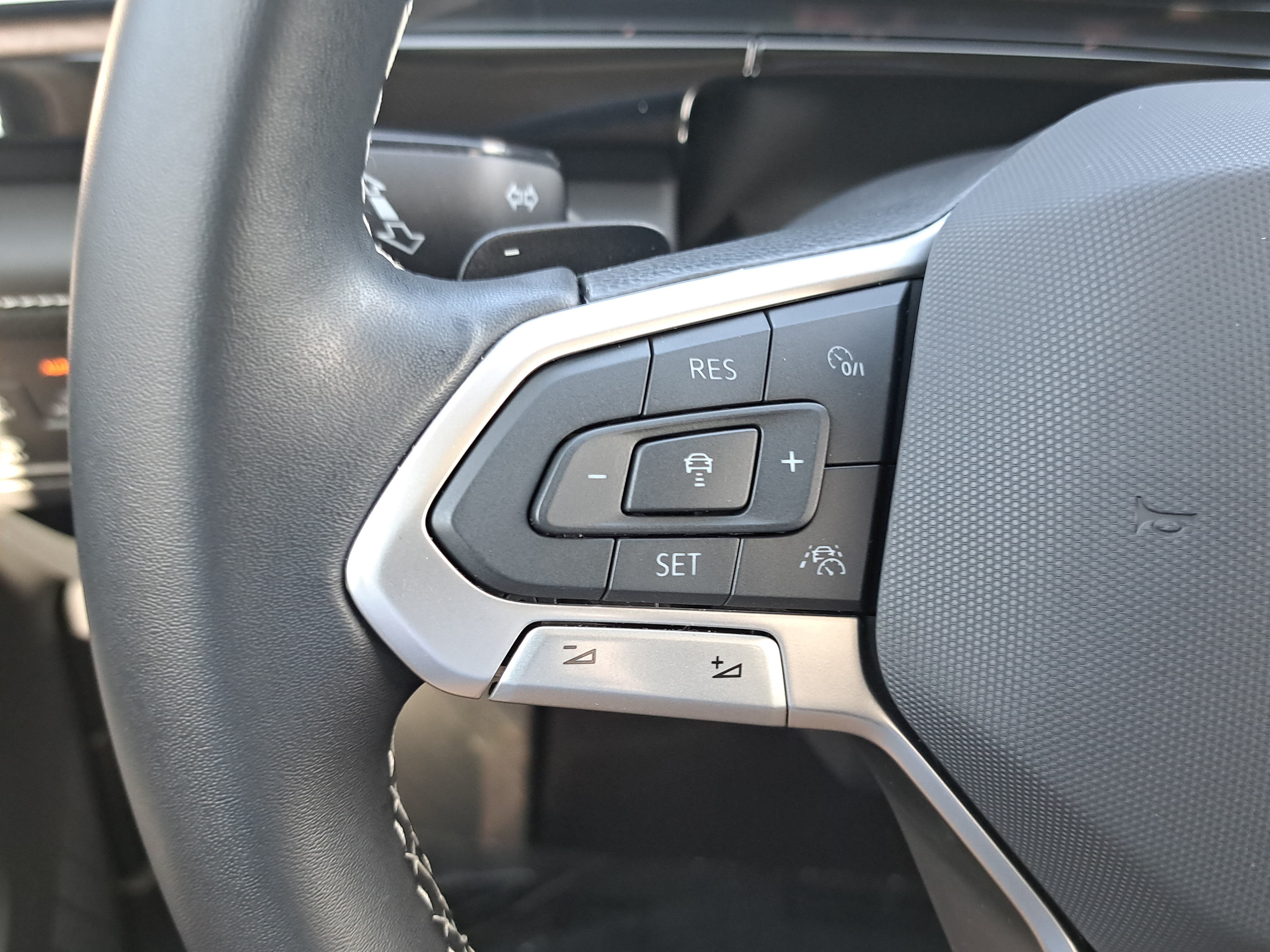 Used 2026 Volkswagen Atlas SE w/ Panoramic Sunroof Package FWD image 19