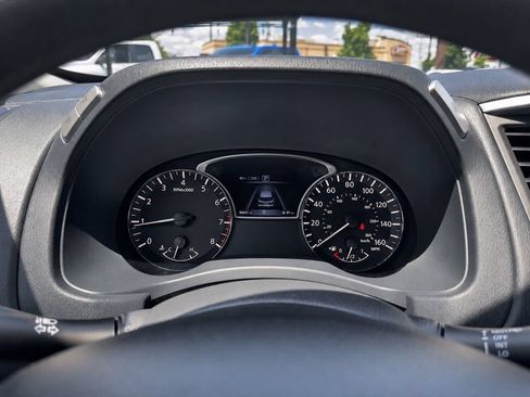 Used 2020 Nissan Pathfinder S AWD/4WD image 16