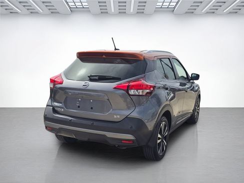 Used 2020 Nissan Kicks SR w/ SR Premium Package FWD image 3