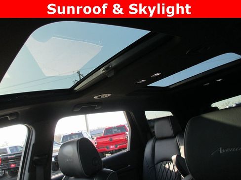 Certified 2024 Buick Enclave Avenir w/ Avenir Technology Package image 16