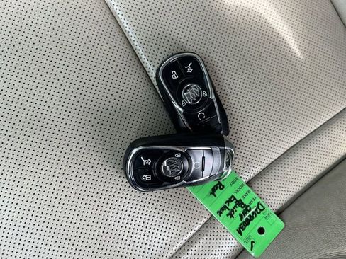 Used 2018 Buick Enclave Premium w/ Trailering Package AWD/4WD image 25