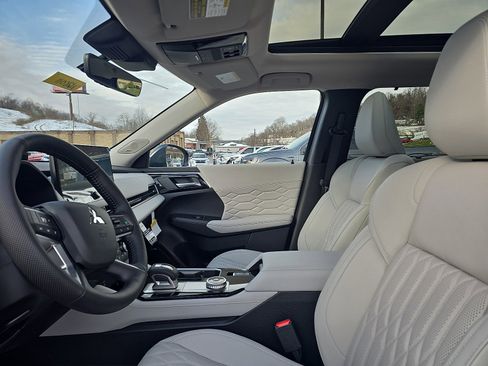 New 2026 Mitsubishi Outlander SEL AWD/4WD image 11