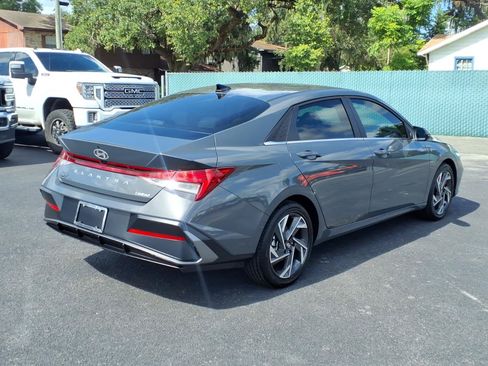 Used 2026 Hyundai Elantra Limited w/ Cargo Package FWD image 5