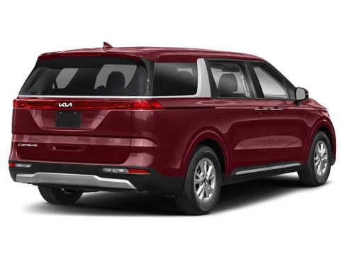 Used 2022 Kia Carnival LX FWD image 2
