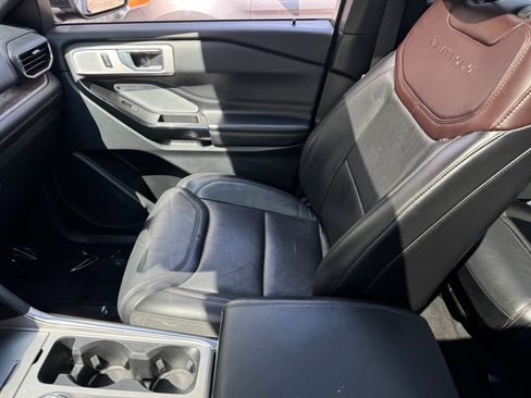 Used 2021 Ford Explorer Platinum w/ Equipment Group 601A AWD/4WD image 26