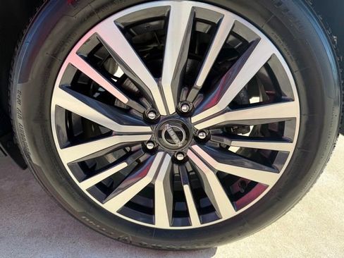 Certified 2023 Nissan Kicks SV FWD image 9
