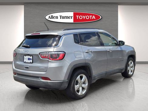 Used 2018 Jeep Compass Latitude w/ Popular Equipment Group FWD image 6