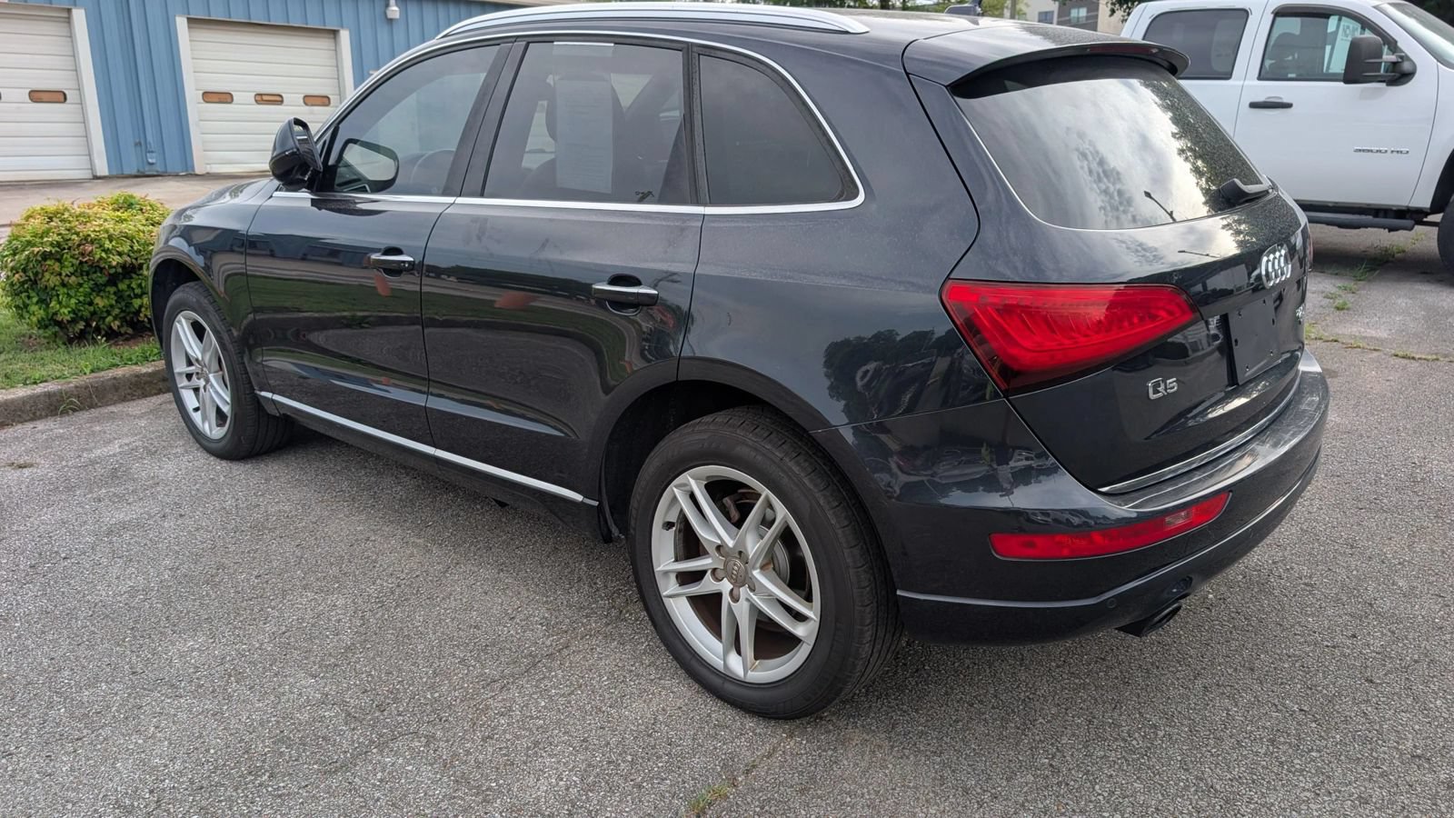 Used 2017 Audi Q5 2.0T Premium Plus w/ Technology Package AWD/4WD image 4