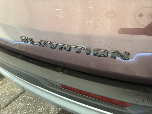 Used 2025 GMC Acadia Elevation image 31