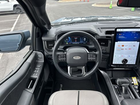 Used 2023 Ford F150 Lightning Platinum image 23