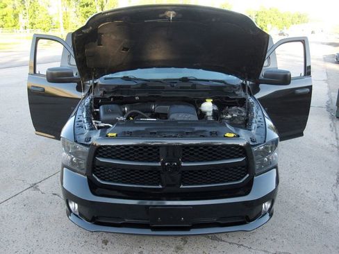 Used 2018 RAM 1500 Express w/ Black Ram 1500 Express Group AWD/4WD image 30