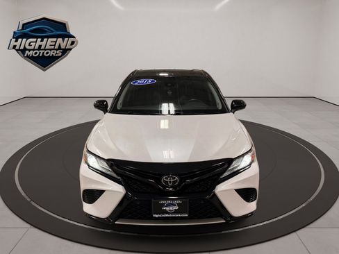 Used 2018 Toyota Camry XSE image 11