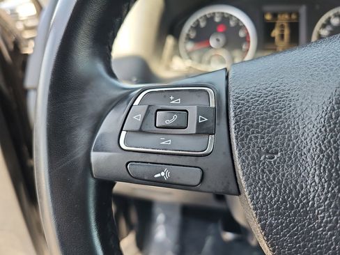 Used 2014 Volkswagen Tiguan SEL FWD image 16