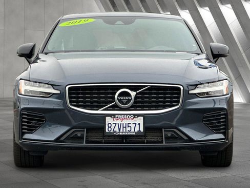Used 2019 Volvo S60 T8 R-Design image 9