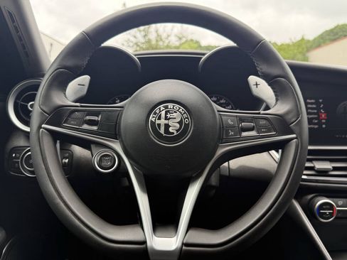 Used 2018 Alfa Romeo Giulia Ti Sport w/ Quick Order Package 22U Sport RWD image 22