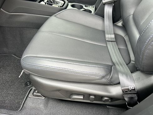 Certified 2025 Subaru Forester Limited image 21