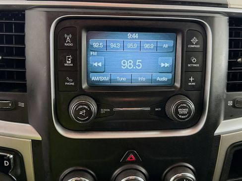 Used 2019 RAM 1500 Classic SLT image 17