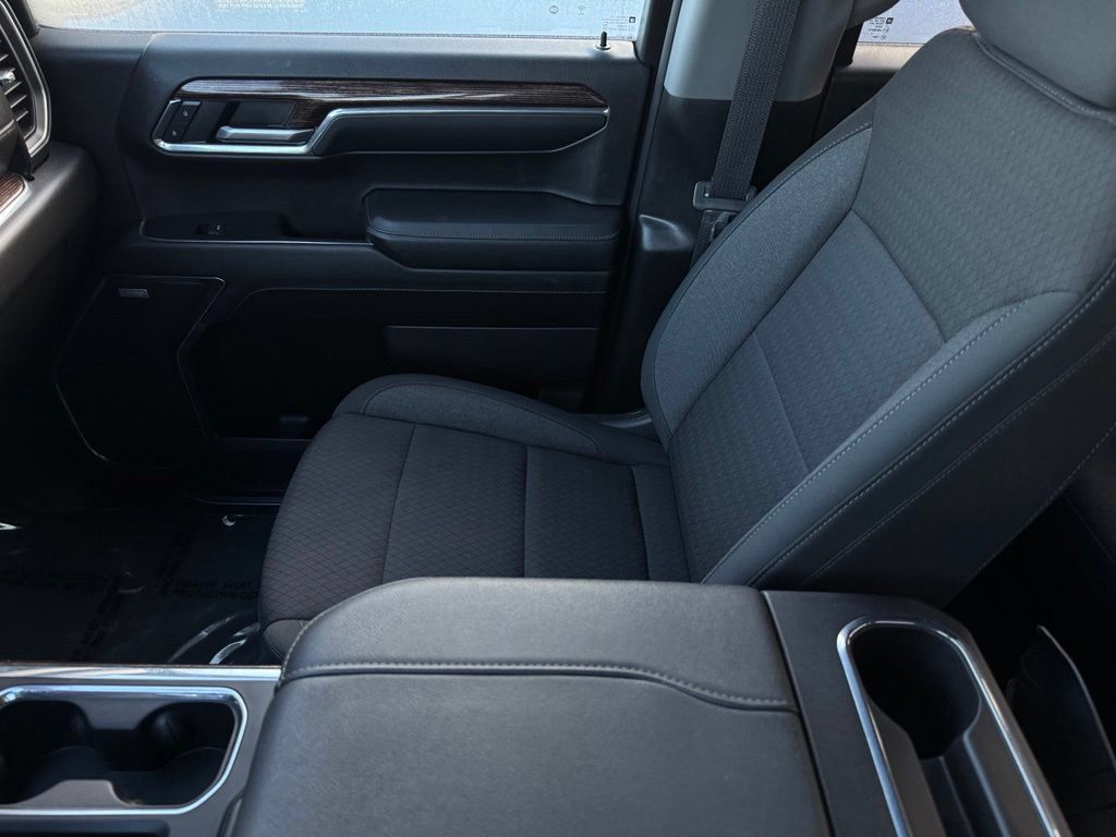 Used 2024 GMC Sierra 1500 Elevation w/ Preferred Package AWD/4WD image 29