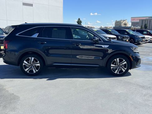 Certified 2024 Kia Sorento SX Prestige image 7