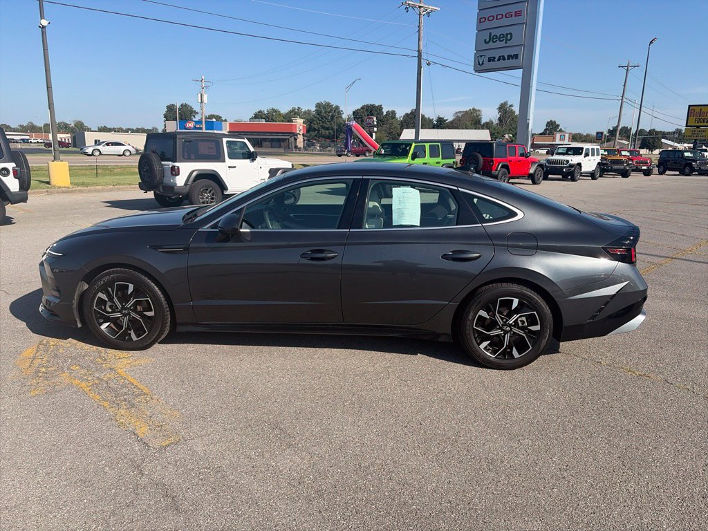 Used 2025 Hyundai Sonata SEL FWD image 3