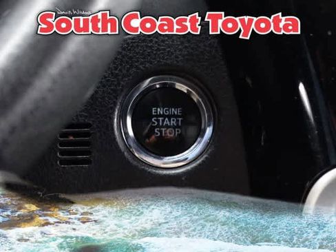 Used 2018 Toyota Corolla XSE image 30