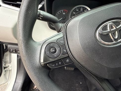 Used 2021 Toyota Corolla LE FWD image 22