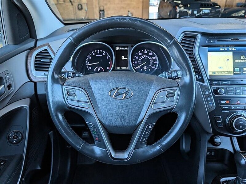 Used 2017 Hyundai Santa Fe FWD image 19