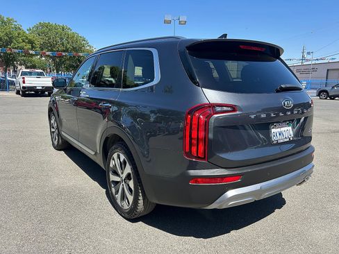 Used 2020 Kia Telluride S w/ S 8 Passenger Seating Package FWD image 5