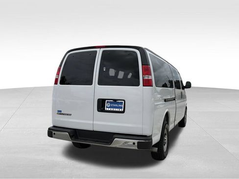 Used 2025 Chevrolet Express 3500 LT w/ LT Preferred Equipment Group RWD image 8