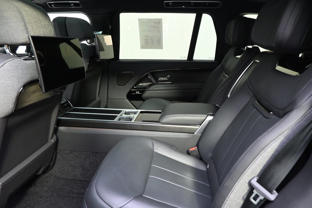 Used 2024 Land Rover Range Rover SV AWD/4WD image 22