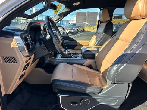 Used 2022 Ford F150 Lariat w/ Equipment Group 502A High image 5