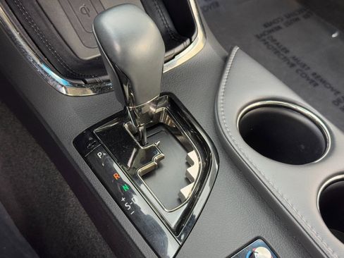 Used 2016 Toyota Avalon Limited w/ Toyota Safety Sense Package image 28