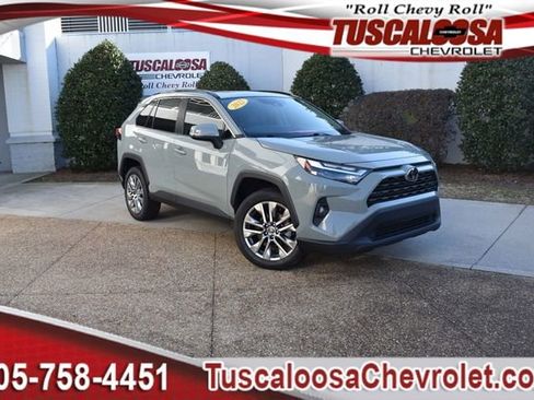 Used 2022 Toyota RAV4 XLE Premium image 1