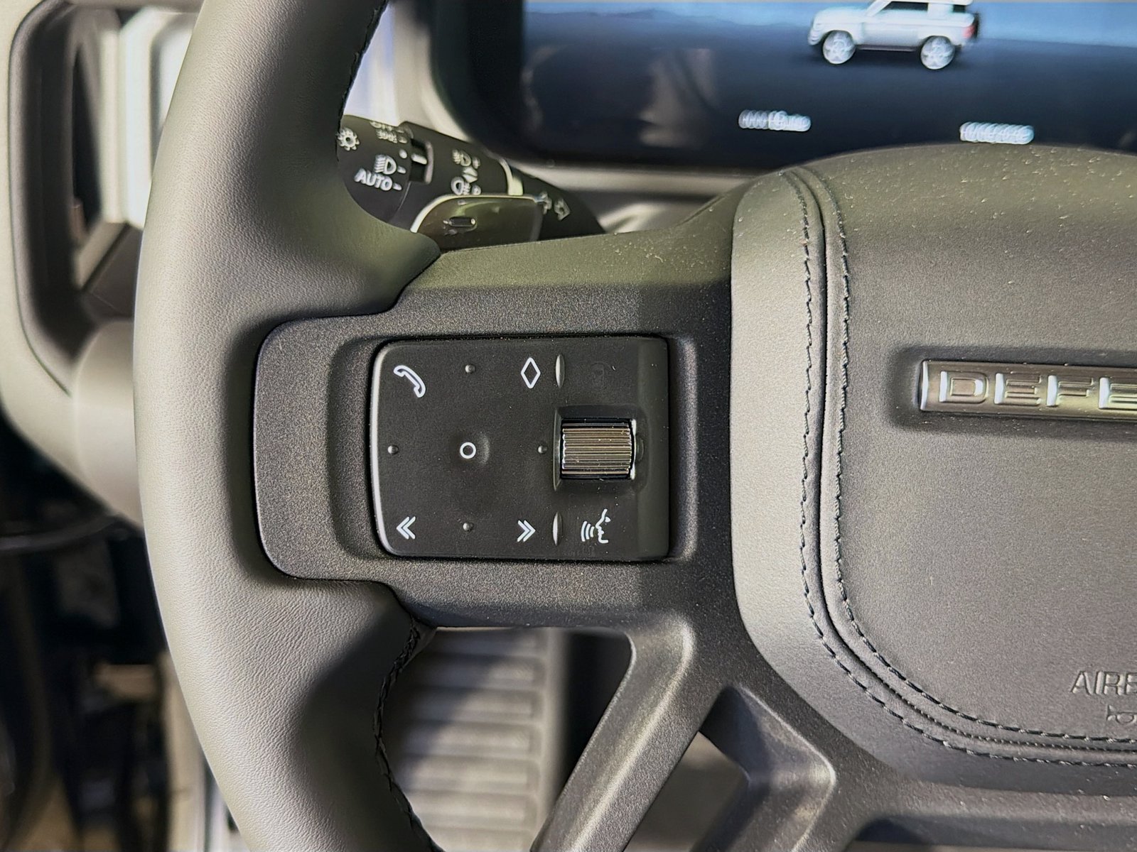 New 2026 Land Rover Defender 90 V8 AWD/4WD image 12