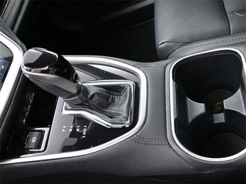 Used 2024 Subaru Outback Limited image 23