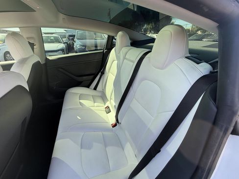 Used 2022 Tesla Model 3 Long Range AWD/4WD image 29